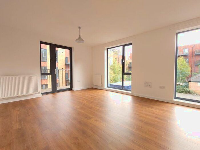 2 Bedroom Flat To Rent In , Iron Railway Close, Coulsdon, CR5