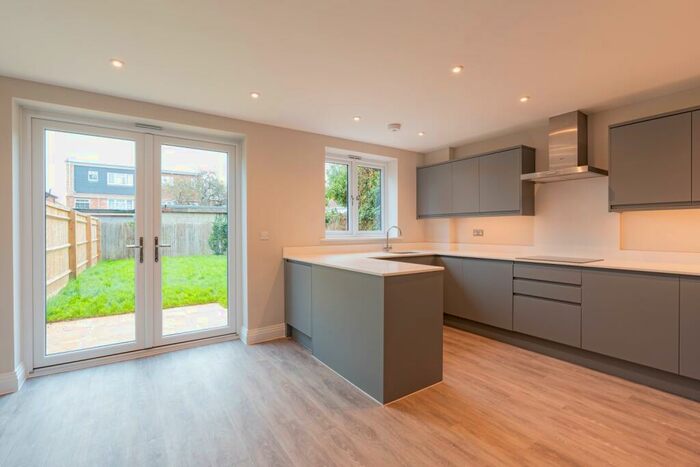 4 Bedroom Semi-Detached House To Rent In Marshall Road, Cowley, Oxford, Oxfordshire, OX4