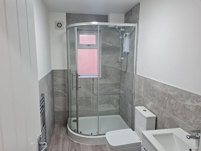 2 Bedroom Flat To Rent In A Windmill Lane, Smethwick, B66