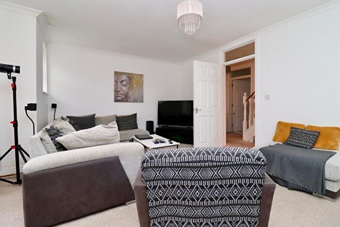 2 Bedroom Flat For Sale In London Road, Deal, Kent, CT14