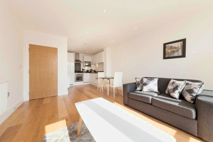 1 Bedroom Flat To Rent In Thanet Tower, Caxton Street North, Canning Town, London, E16