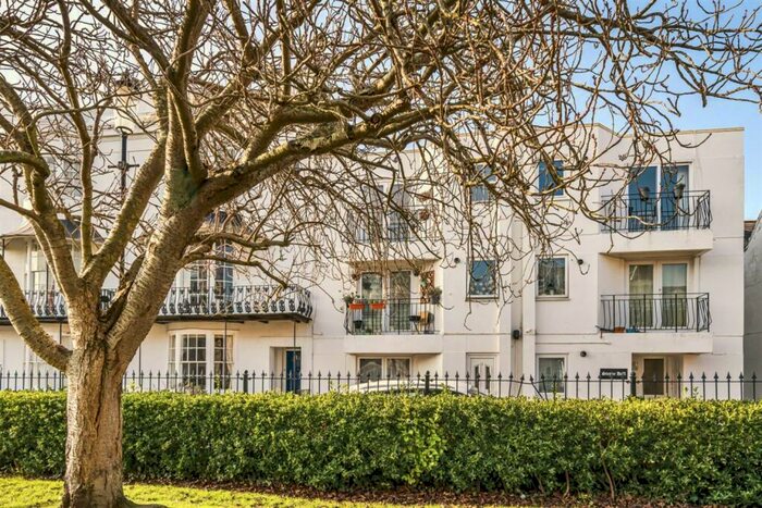 2 Bedroom Flat To Rent In The Steyne, Bognor Regis, PO21