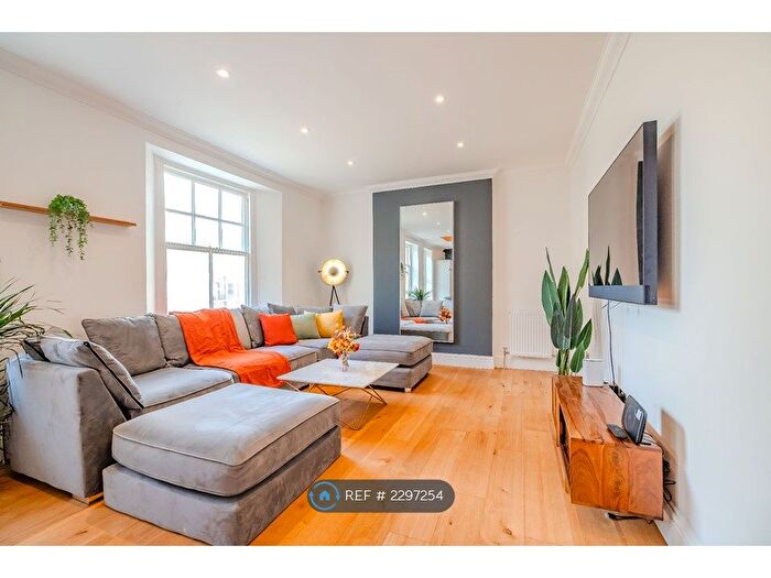 2 Bedroom Flat To Rent In Adelaide Mansions, Hove, BN3