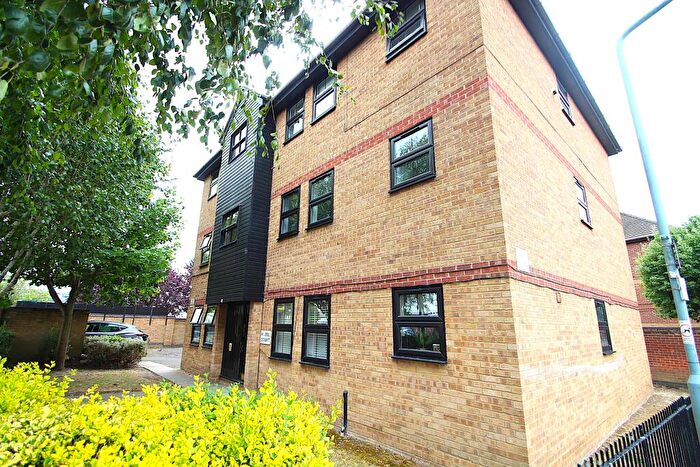 2 Bedroom Apartment To Rent In Hazel Court, Manford Way, Chigwell, IG7
