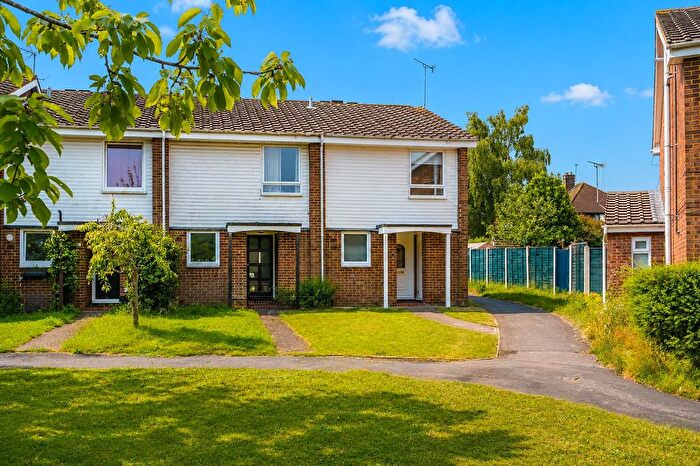 3 Bedroom End Of Terrace House To Rent In Choir Green, Knaphill, Woking, GU21