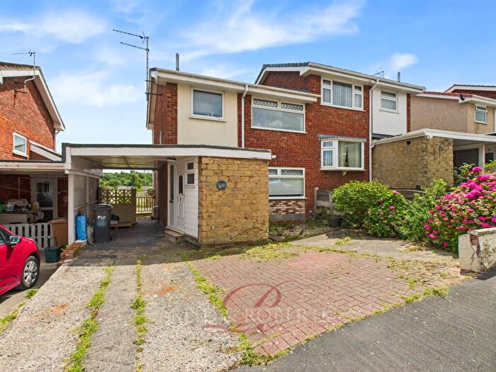 3 Bedroom Semi-Detached House For Sale In Woodland Drive, Greenfield, Holywell, CH8