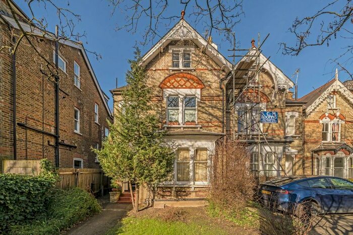 1 Bedroom Flat To Rent In Kingston Hill, Kingston Upon Thames, KT2