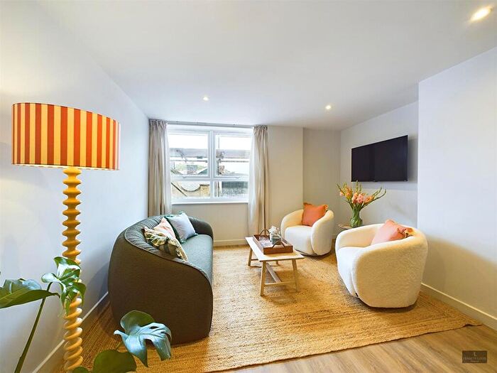 2 Bedroom Flat To Rent In South Street, Exeter, EX1