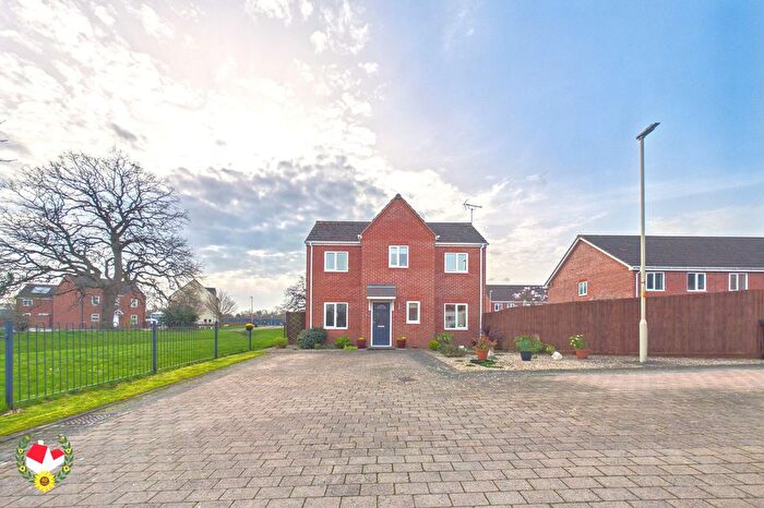 3 Bedroom Detached House For Sale In Mildenhall Way, Kingsway, Quedgeley, Gloucester, GL2