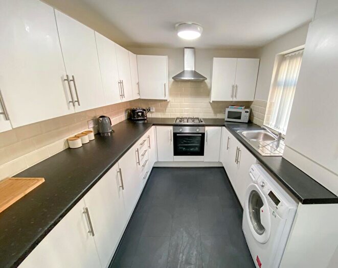 6 Bedroom House To Rent In Leopold Road, L7