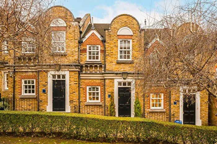 2 Bedroom Property For Sale In Amies Street, London, SW11