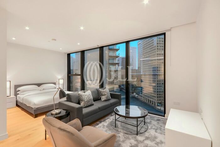 Studio To Rent In Prestons Road, London, E14