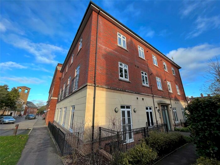 1 Bedroom Flat To Rent In Market Court, Old Dickens Heath Road, Dickens Heath, Solihull, B90