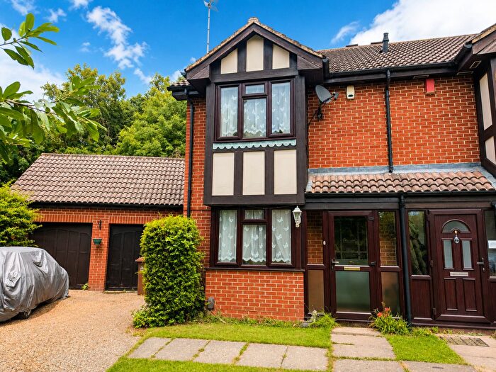 3 Bedroom Semi-Detached House To Rent In Rectory Gardens, Hatfield, AL10