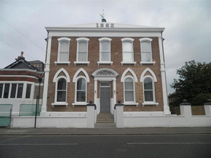 1 Bedroom Flat To Rent In Broadway, Sheerness, ME12