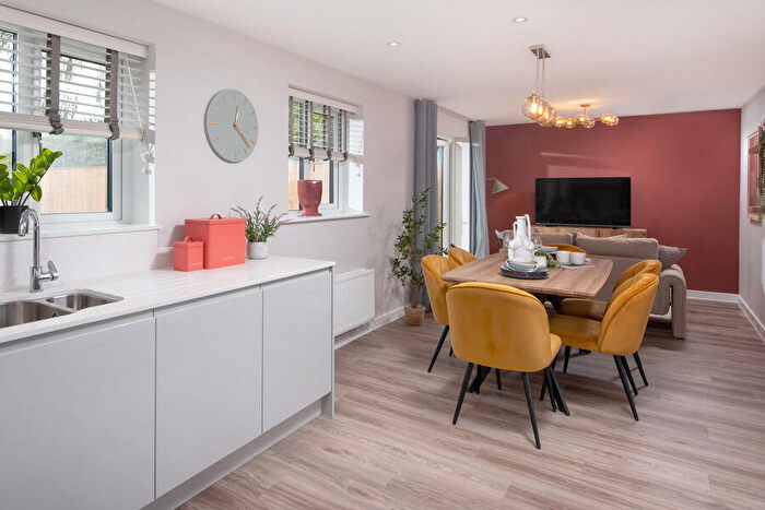 1 Bedroom Maisonette For Sale In Pontefract Lane, Newsam Green, Leeds, LS9