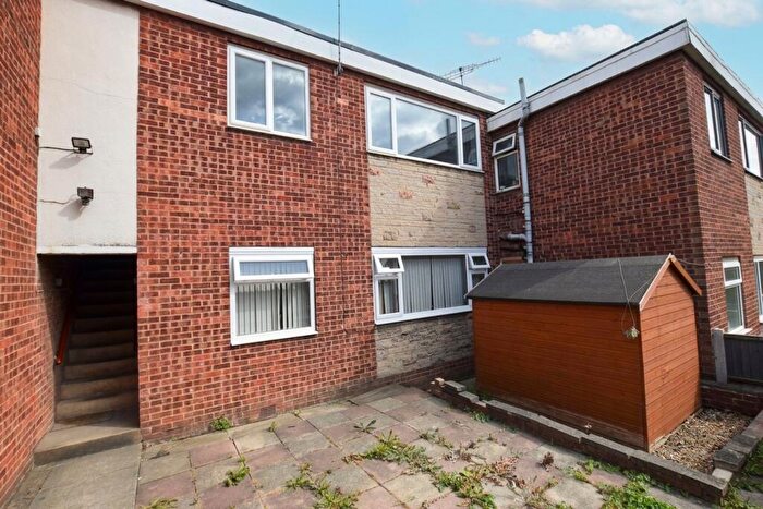 2 Bedroom Flat To Rent In Ambleside Close, Brinsworth, S60