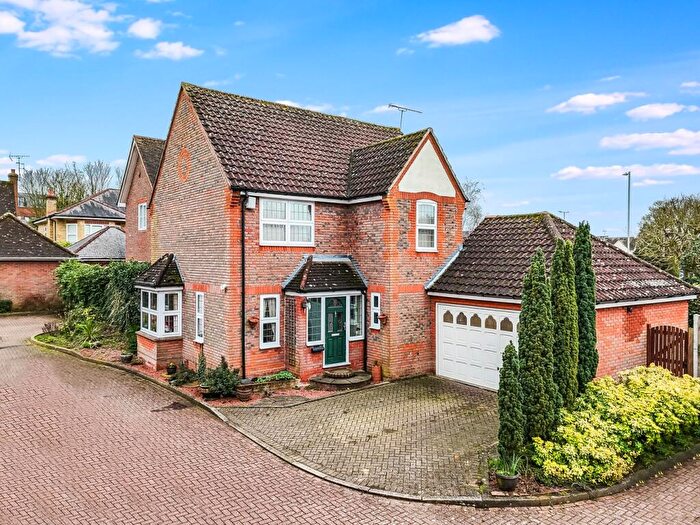 4 Bedroom Detached House For Sale In Western Mews, Billericay, CM12