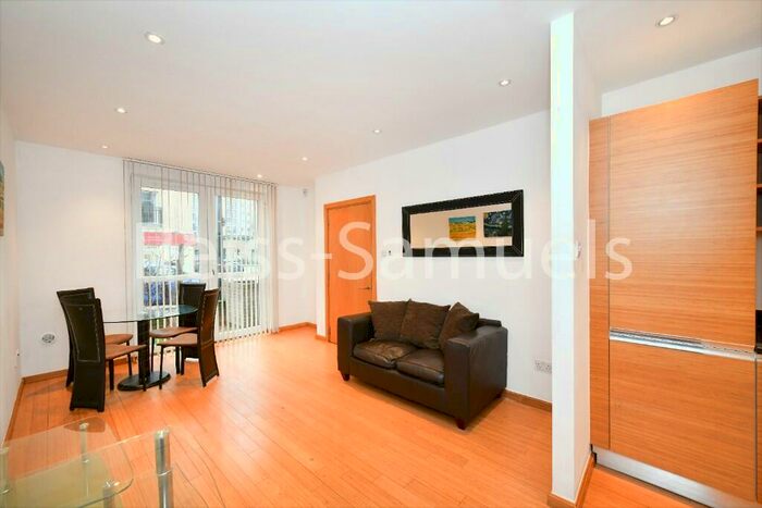 1 Bedroom Duplex To Rent In Westferry Road, Canary Wharf, London, E14