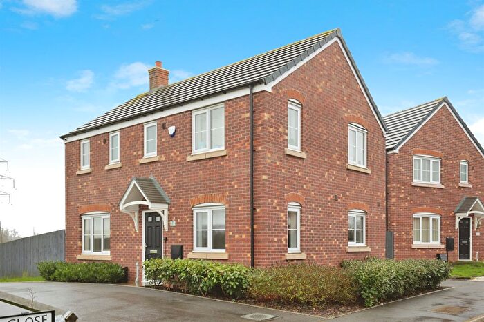 3 Bedroom Detached House For Sale In Great Burnet Close, Rugby, CV23