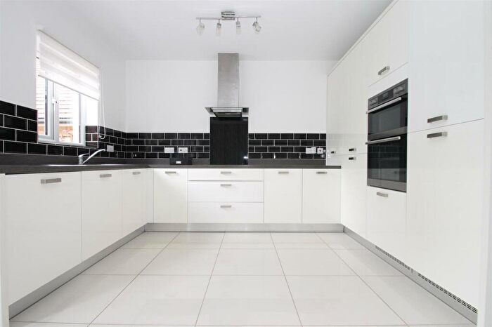 4 Bedroom Detached House For Sale In Albion Drive, Larkfield, Aylesford, ME20