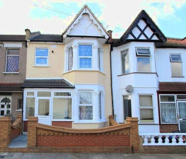 2 Bedroom Flat To Rent In Lowbrook Road, Ilford, IG1