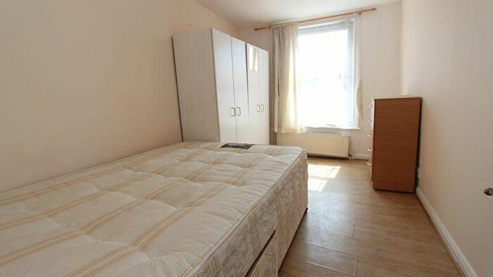 1 Bedroom Flat To Rent In Balls Pond Road, Dalston, N1