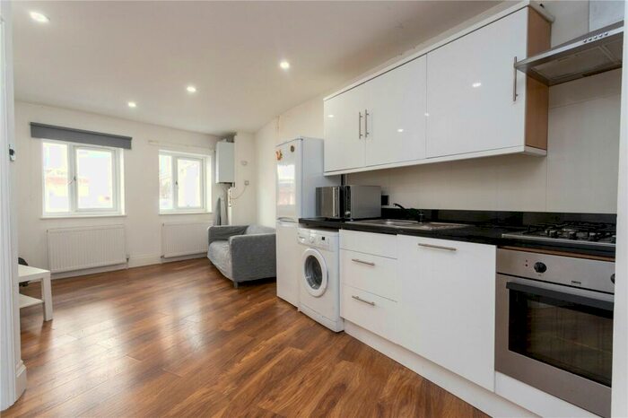 2 Bedroom Apartment To Rent In Blue Anchor Lane, Bermondsey, London, SE16