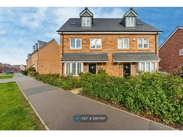 3 Bedroom Semi-Detached House To Rent In Meadow Road, Bedford, MK45