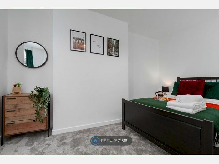 2 Bedroom Flat To Rent In Stacey Road, Cardiff, CF24