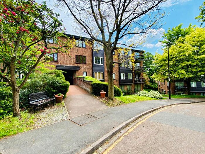 2 Bedroom Flat To Rent In Steep Hill, Croydon, CR0