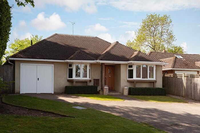 4 Bedroom Detached House For Sale In Beaconsfield Road, Epsom, KT18