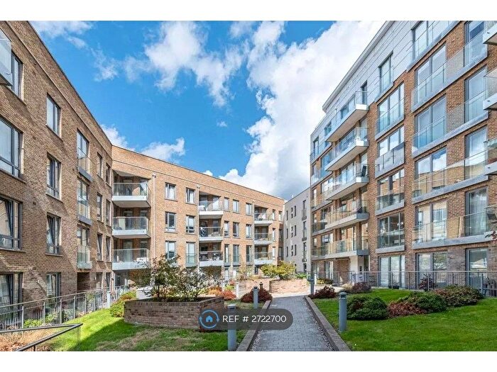 2 Bedroom Flat To Rent In Slate House, London, E14