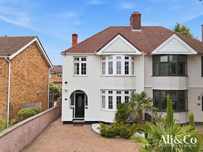 3 Bedroom Semi-Detached House For Sale In Lodge Lane, Grays, RM16
