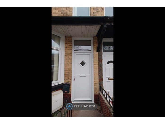 2 Bedroom Terraced House To Rent In Eastwood Avenue, Manchester, M40