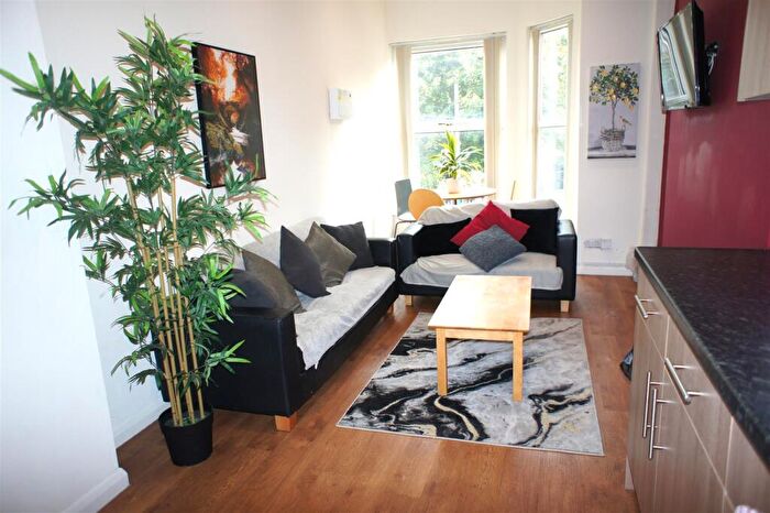 3 Bedroom Flat To Rent In Noel Street, NG7