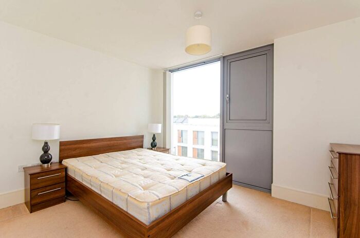 1 Bedroom Flat To Rent In Highbury Stadium Square, Highbury, London, N5