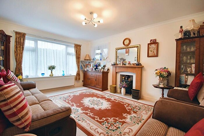 2 Bedroom Detached Bungalow For Sale In Eastgate, Louth, LN11