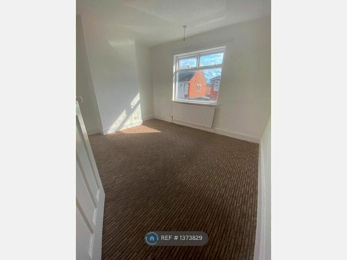 3 Bedroom Terraced House To Rent In Saltersford Road, Leicester, LE5