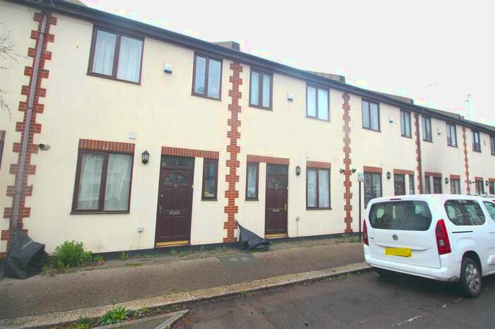 4 Bedroom Terraced House To Rent In Mann Street, Hastings, TN34