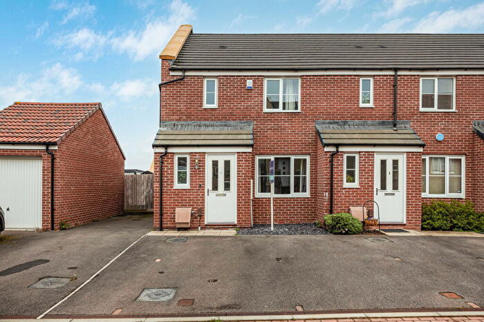 3 Bedroom End Of Terrace House For Sale In Fossebridge Place, Cheltenham, GL52