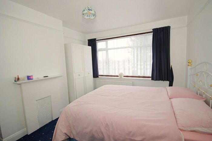 3 Bedroom End Of Terrace House For Sale In Glanfield Road, Beckenham, BR3