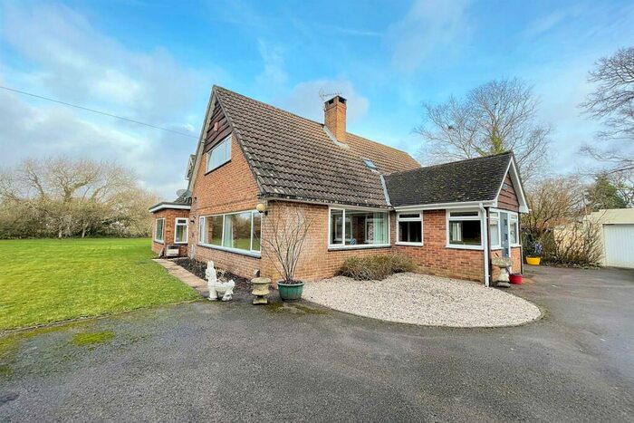 5 Bedroom Detached House To Rent In Three Legged Cross, BH21