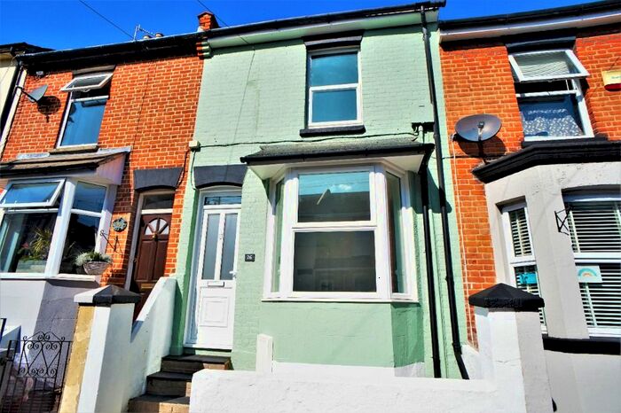 4 Bedroom Terraced House To Rent In Bright Road, Chatham, Kent, ME4