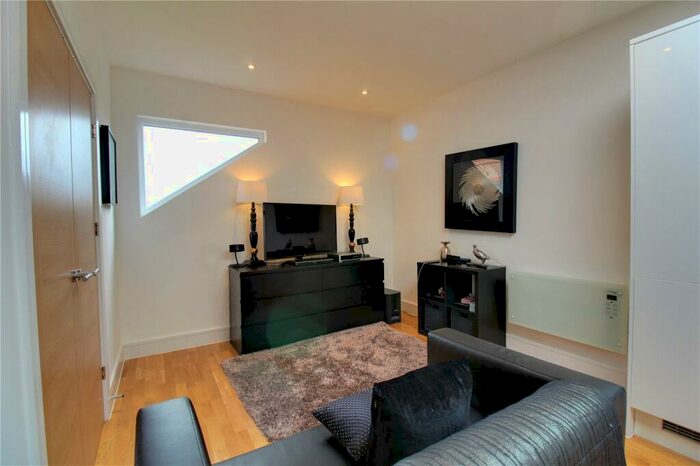 1 Bedroom Flat For Sale In Bartley Way, Hook, RG27