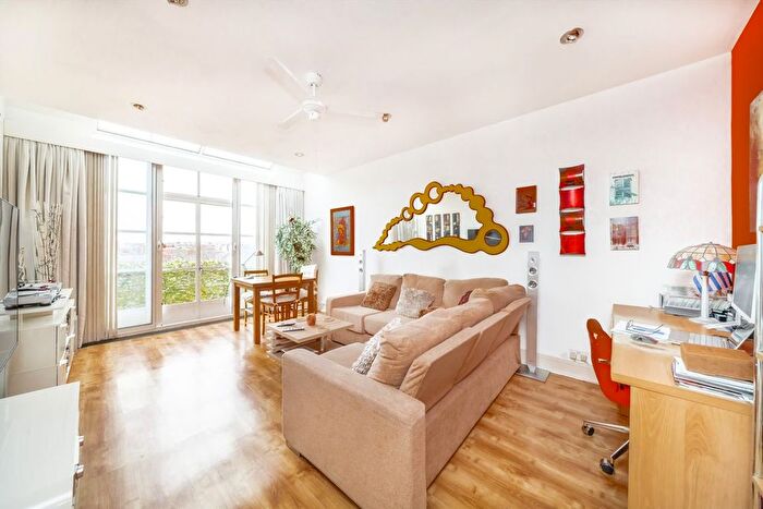 2 Bedroom Flat For Sale In Carlow Street, Camden Town, NW1