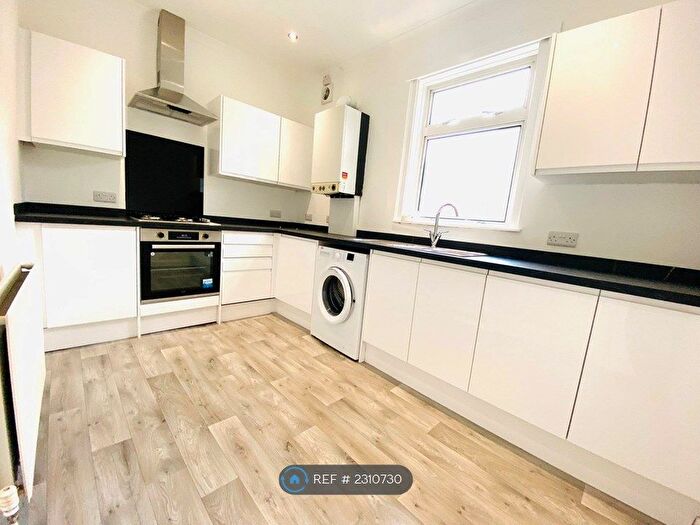 2 Bedroom Flat To Rent In Ashley Terrace, Alloa, FK10