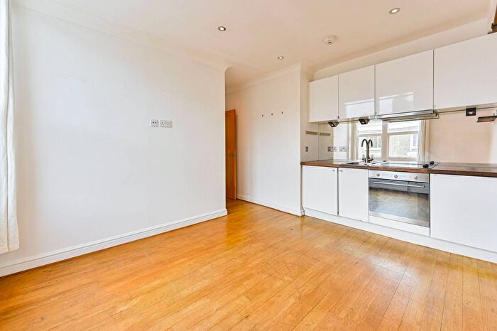1 Bedroom Flat For Sale In Eardley Crescent, Earls Court, London, SW5