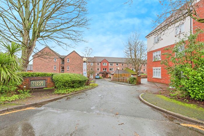 2 Bedroom Flat For Sale In Midland Drive, Sutton Coldfield, B72