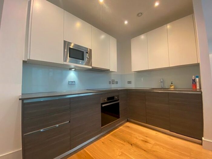 1 Bedroom Flat To Rent In - Staines Road, Hounslow, TW3